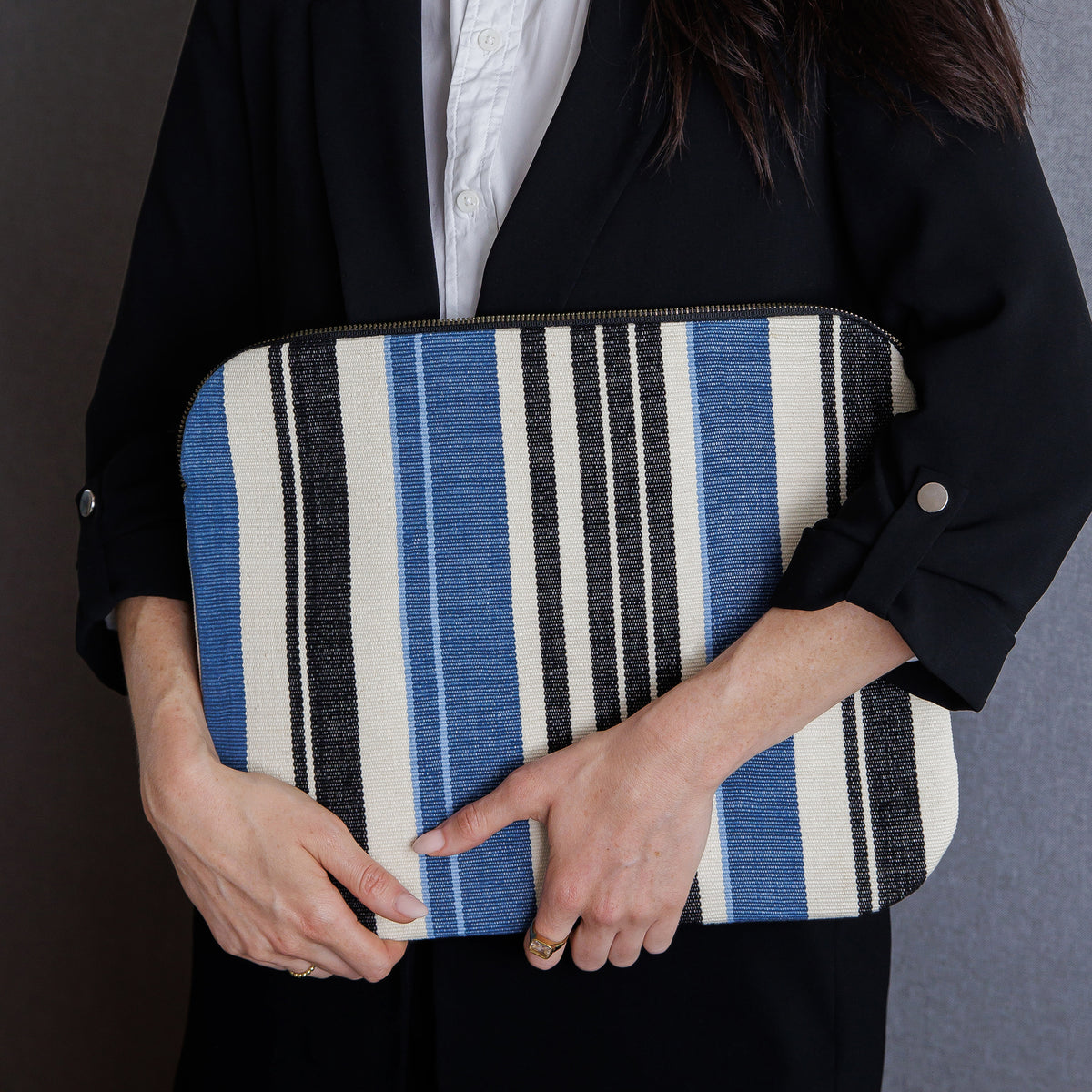 Cesia 16" Laptop Case