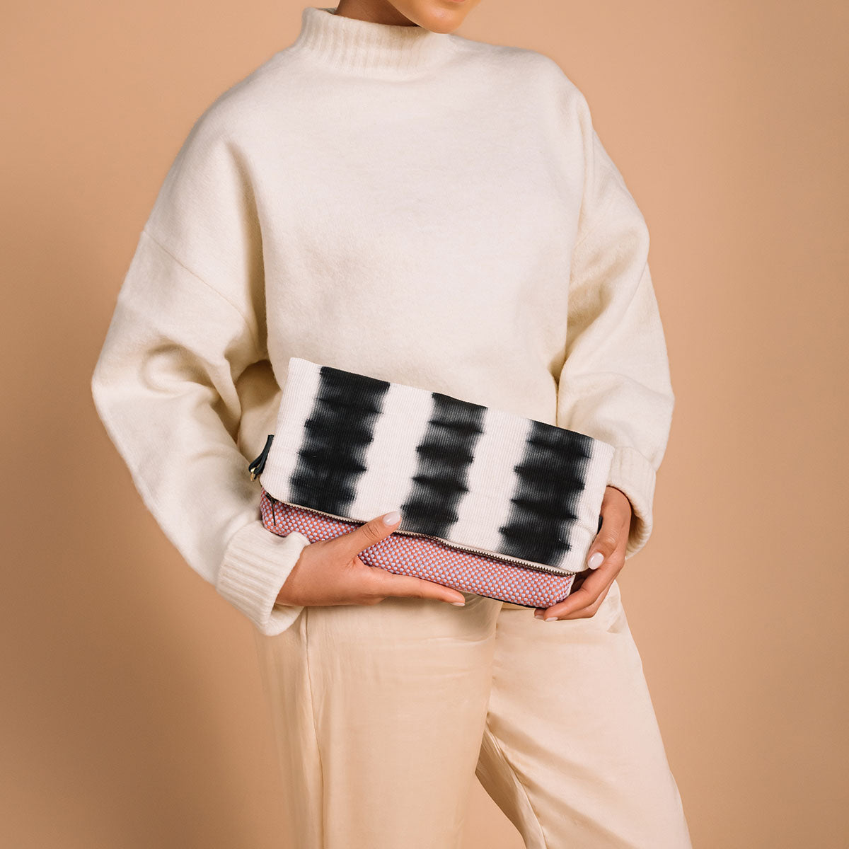 Florentina Clutch