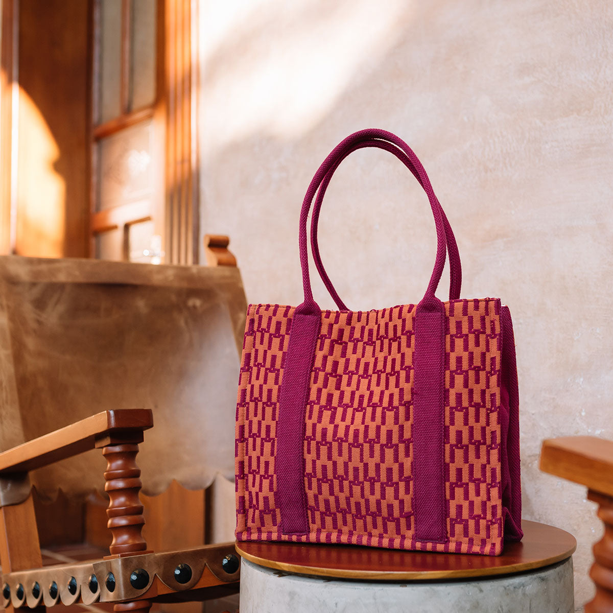 Style File  Mini Trend: Loewe's Leather-Trimmed Woven Raffia Tote