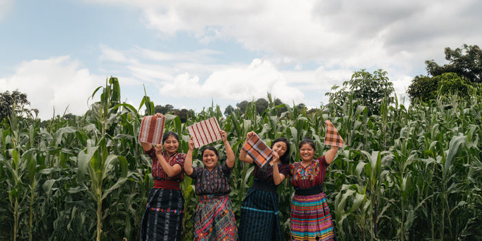 artisans holding fabrics-100.jpg__PID:4dbff5fe-5b2a-4515-b4ed-2ce82482b8e0